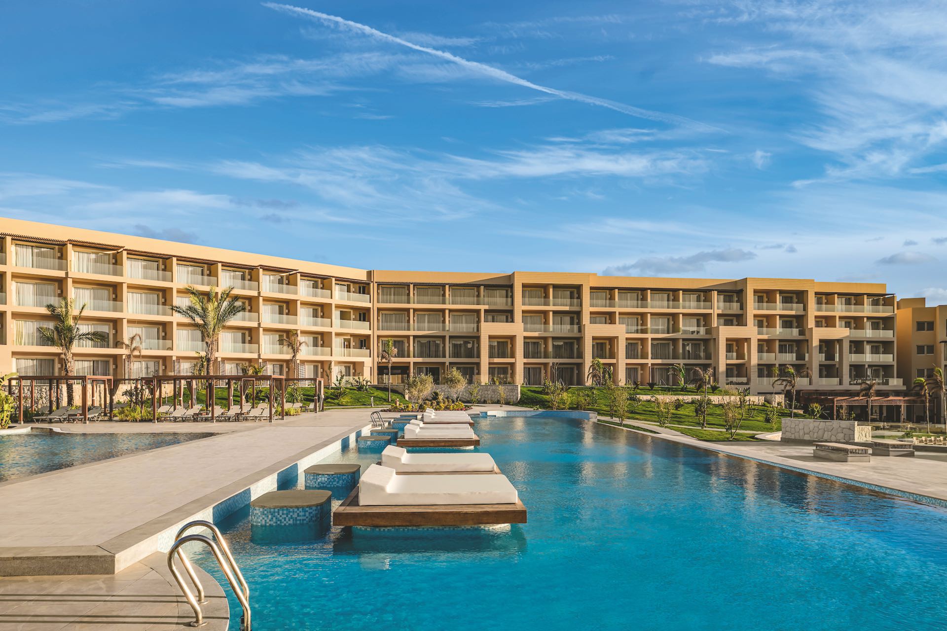 Luxe hotel aan luxe zwembad